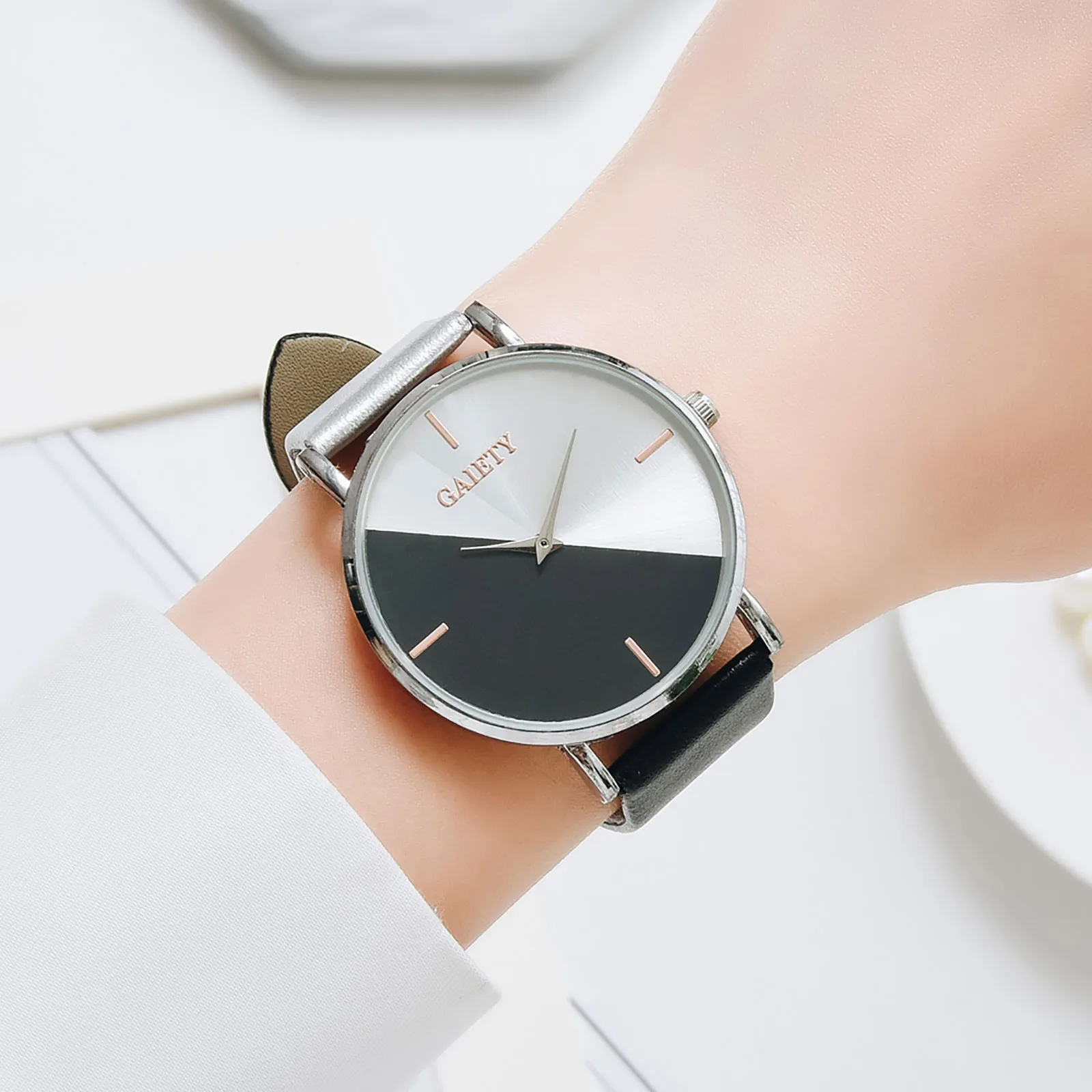 Kvarca Skatīties Sieviešu Mode Aksesuāri Pulksteņi Gaismas luksusa Ģeometriskā Izšūšanas Stila Dāmu Pulkstenis zegarek damski