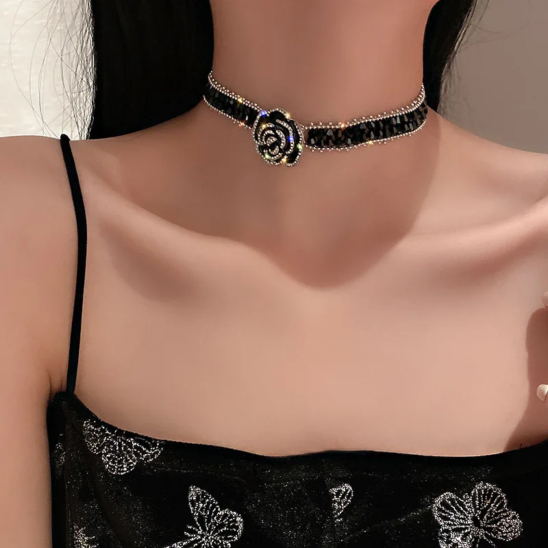 Augstas Kvalitātes Roku darbs Vintage Black Crystal sānslīdi kaklasaite Kaklarotas Sievietēm Elegantu Rožu Ziedu Kaklarotas Kāzu, Banketu Rotaslietas