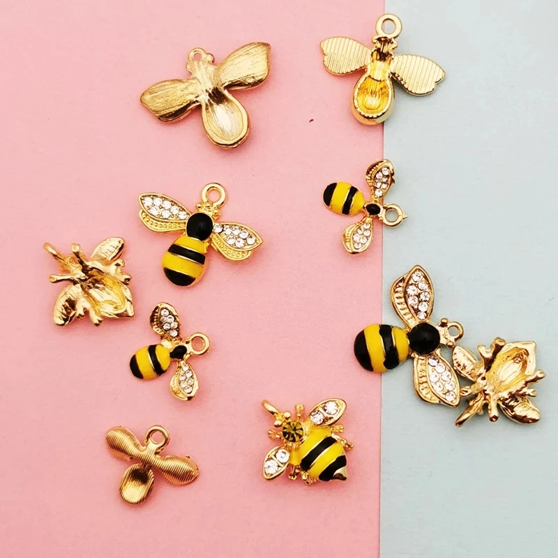 Lizz 10pcs Cute maz bišu Piekariņi Eļļas Piliens Cinka Sakausējums, Zelta Krāsā Peldošās Kulons Modes Rotaslietas, Aksesuāri