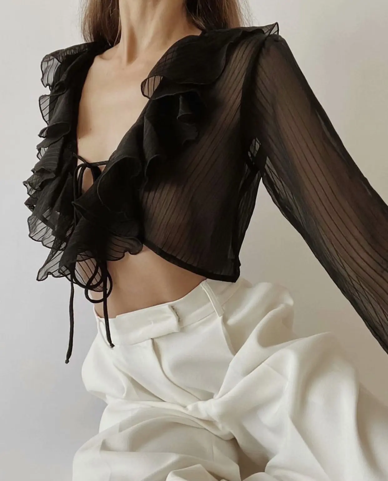 Ir 2021. Stilīgu Sieviešu Sexy Tie priekšgala Priekšā Ruffles Apgriezts Krekls ar Augsto vidukli, Īsu Blūze Ilgi Izlīdzināšanu piedurknēm franču Topi Melna Balta