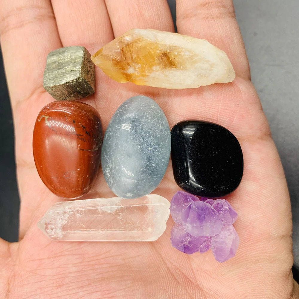 Dabiskās kvarca kristāla, akmens, dārgakmens, minerālu paraugu dziedināšanas dārgakmens Jogas septiņas čakras, crystal