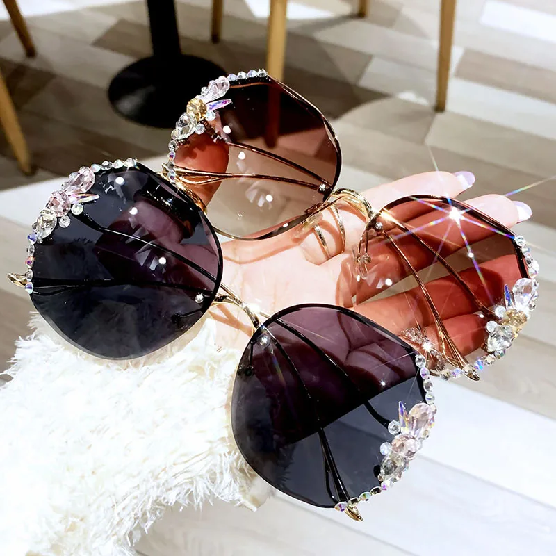 Ir 2021. Luksusa Saulesbrilles Sieviešu Zīmola Dizainere Bez Apmales Slīpums Saules Brilles Toņos Griešanas Objektīvs Dāmas Bezrāmju Brilles Uv400