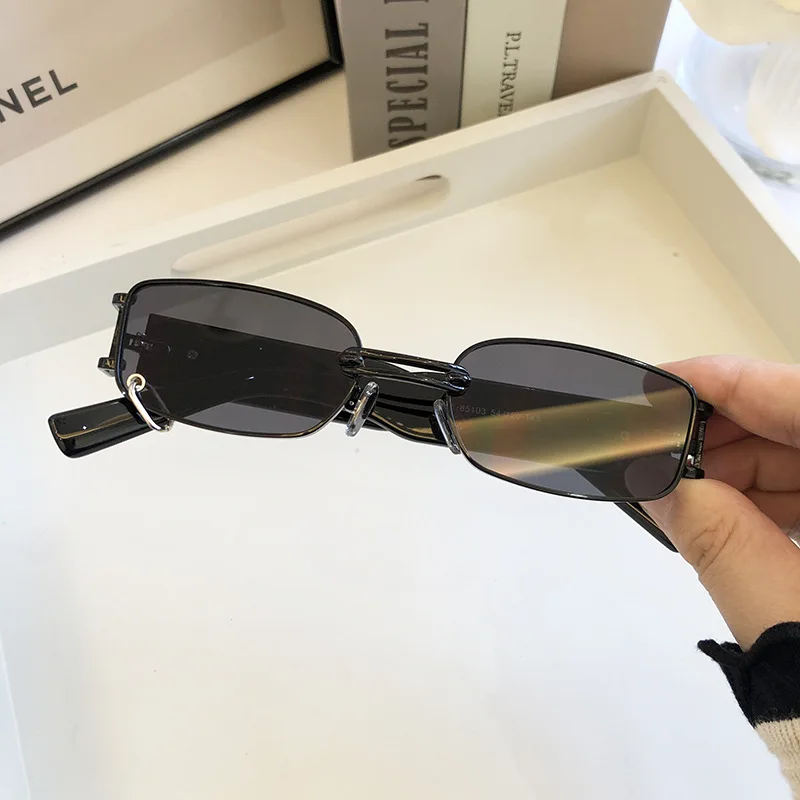 Ir 2021. Saulesbrilles Zvaigžņu Pati Zīmola Dizainere Stilu, Valkājot Auskari Mazu Lodziņu, Saulesbrilles Iela Tendence Atdzist Modes Ceļojumu Brilles