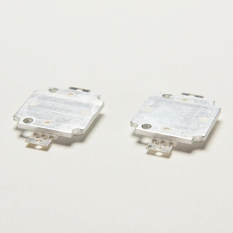 1 GAB. Gaismas Piederumi Jaunas Ielidošanas 10W Warm White LED SMD Chip lieljaudas LED Spuldze ar Pērlītēm Plūdu